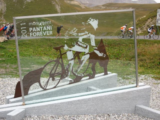Monument zur Erinnerung an Marco Pantani